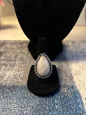 Sterling Silver Rainbow Moonstone Gemstone Ring Size 7.75
